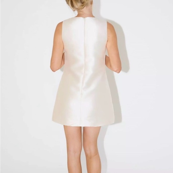 Odd Muse The Ultimate Muse Satin Shift Dress - Picture 2 of 5